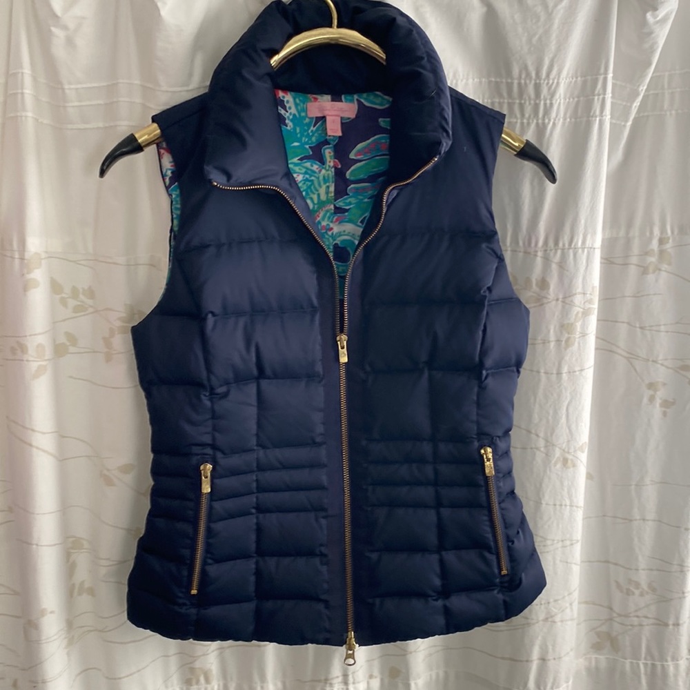 LILLY PULITZER Elana Puffer Vest Navy. Small